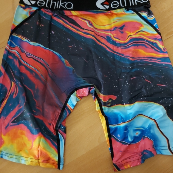 Ethika - Picture 3 of 3